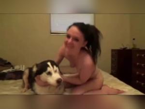 Cassey Roxy Baila con Perros - Videos XXX