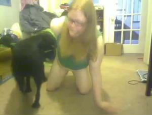 Perro fo**a profundamente dentro