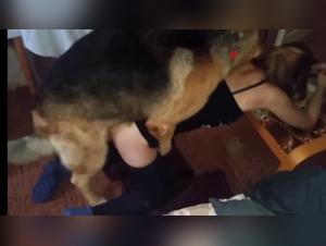 Milly y Pastor Alemán -  Sexo Bestial Incandescente