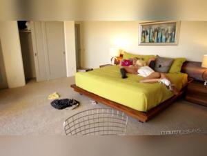 Milly atrapada, salvaje sexo con perro - Parte 1