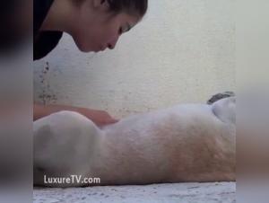 Tierliebe: Hundeküsse und wilde Lust