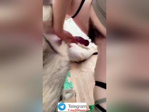 Mamá china sorprendida teniendo sexo con perro