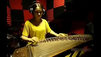 Lesbiennes asiatiques sexy en vidéos pornos gratuites