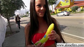 Stiefmutter-Milf wird in der Dusche hart gefickt