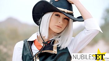 Hot Overwatch girls engage in erotic games
