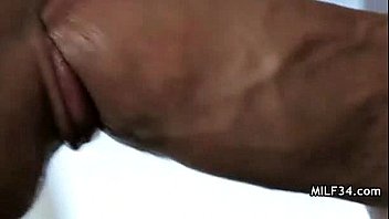 Hardcore-Milf-Masturbation mit grossen nackten Titten