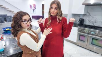 A hot threesome porn for Thanksgiving: Leana Lovings and Kenzie Love