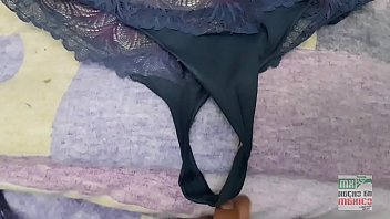 Deseo intenso: Sophie, pequena bomba sexy