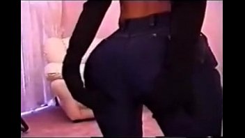 Two Latinas in a hardcore threesome: Discover Sofia and Lola in an intense and unforgettable video.