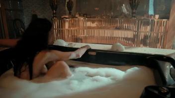 Alice Braga nuda - Regina del Sud s01e01 (2016)