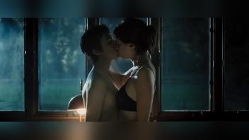 Mischa Barton nude, Emily Meade sexy in Assassination of a High School President (2008)
