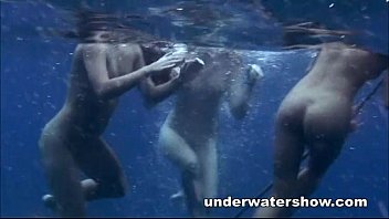 Naked women at the beach: A mature hardcore scene