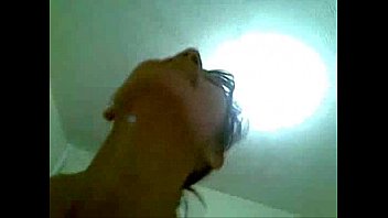 Intensive Masturbation mit Sexspielzeugen und harten Stellungen