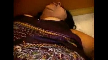 Hyderabad Tante Telugu: Luna kehrt in Hardcore-Videos zuruck