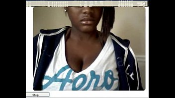 Troia matura si masturba in webcam