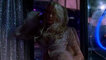 Daryl Hannah nackt bei Blue Iguana, ein kurzes Skandalstück