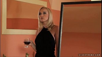 Nouvelle vidéo X avec Kathia Nobili et Ava Addams