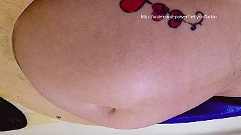 Frauen ohne Grenzen: Entdecken Sie erotische und harte Szenen mit einem Sporttrainer und hemmungslosen Freunden