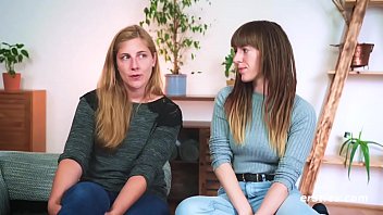Amateur-Lesben Sophia und Victoria in Aktion