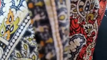 Madre e figliastra condividono una sessione divertente
