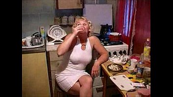 Kostenlose Pornovideos von nackten MILFs und jungen Madchen