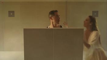 Claire Keim nuda in 'La nuova Bianca Neige'
