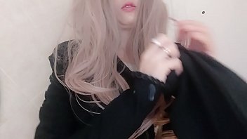 Intense sex in confinement